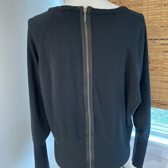 Zippered black sweater - Picture 2 of 5